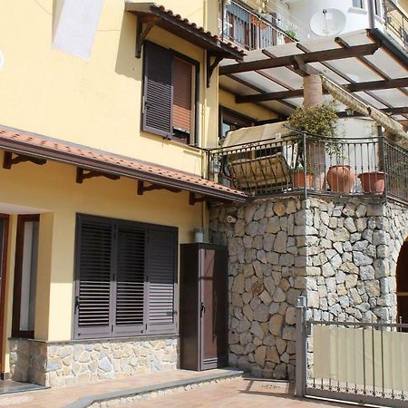 Villa Le Giare Ospitalita Diffusa Аджерола Екстер'єр фото
