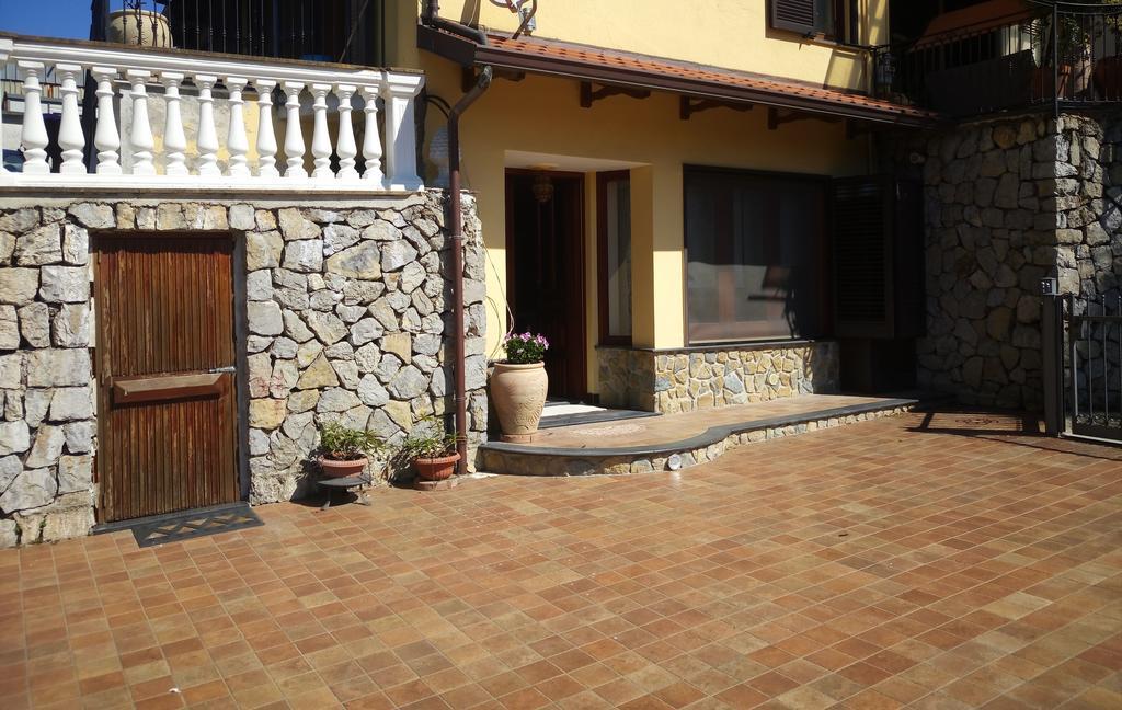 Villa Le Giare Ospitalita Diffusa Аджерола Екстер'єр фото
